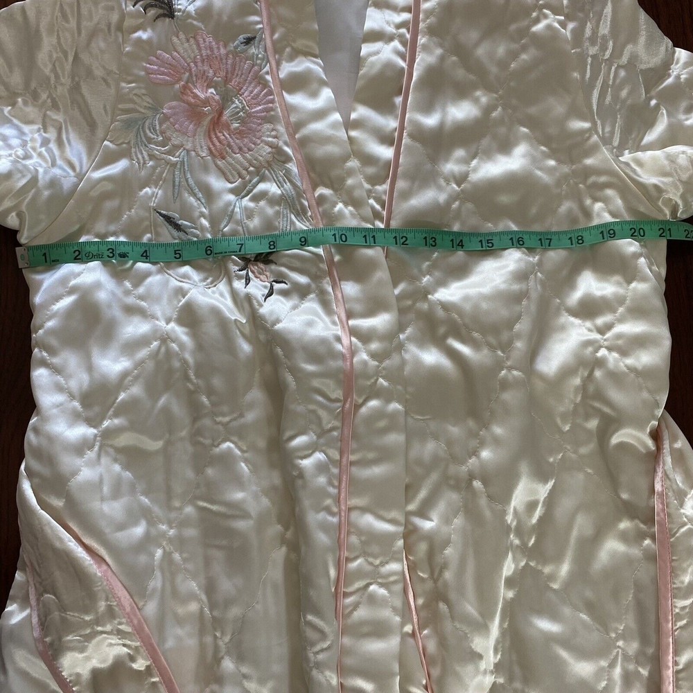 Vtg 70s Natori Womens Satin Embroidered Robe S Ivory Floral Saks 5th Ave - Picture 8 of 11